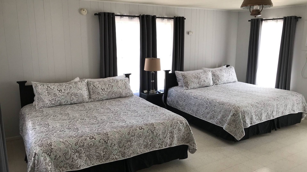 Barksdale Cabin | The Nueces River Retreat - Room #4