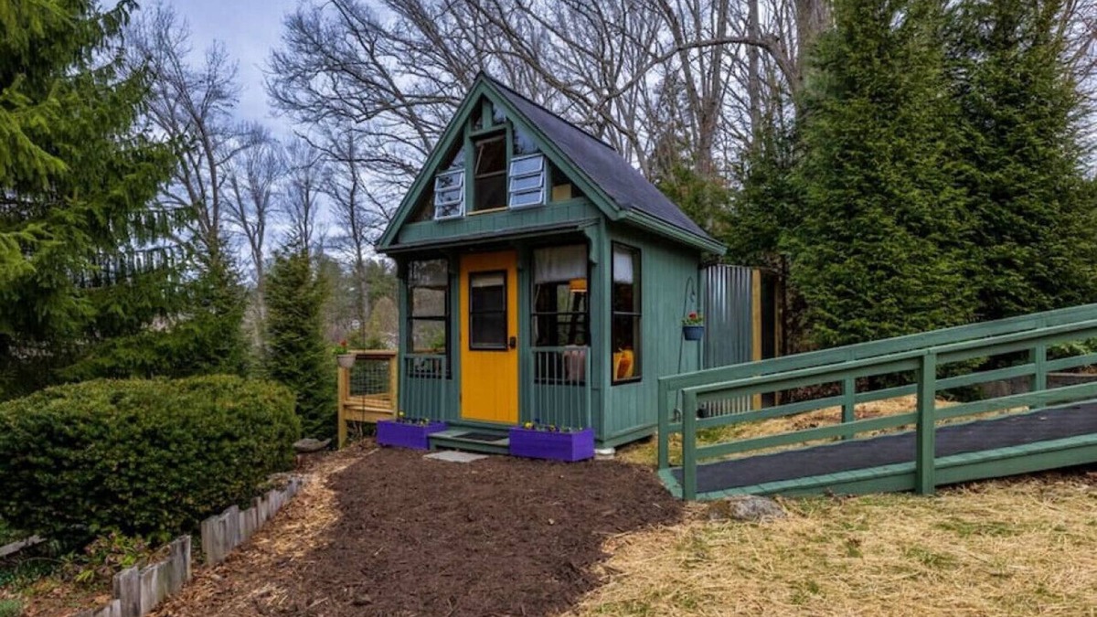 Canton House | The Nuthatch Cabin; Asheville; Smoky Mtns
