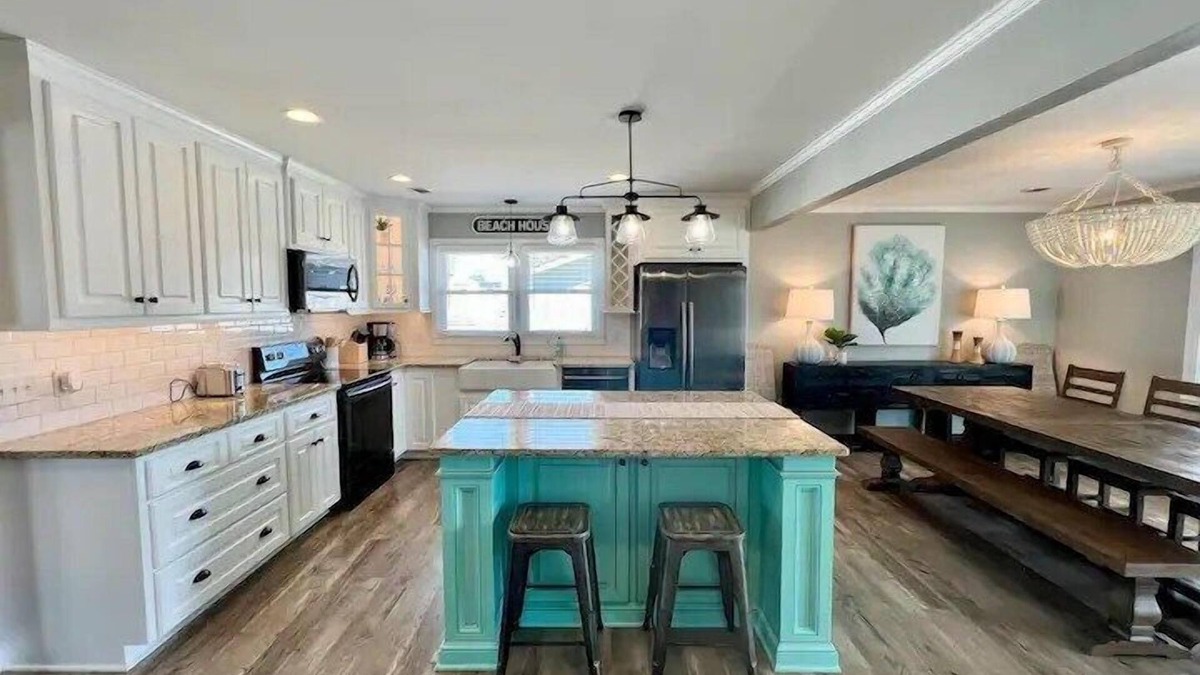 North Carolina Coast House | The Oasis - Heated POOL - Tiki Bar - Beach Life!