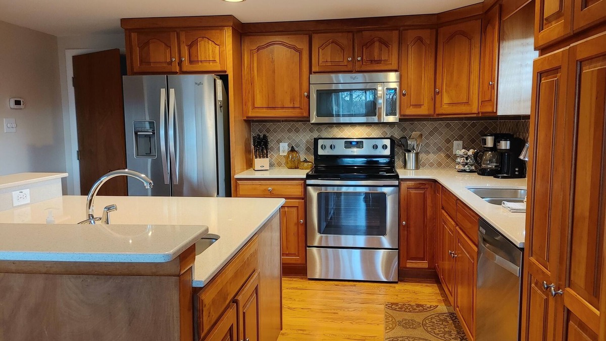 Franklin House | The Octagon House: long-range views, fireplace, easy access, close to town