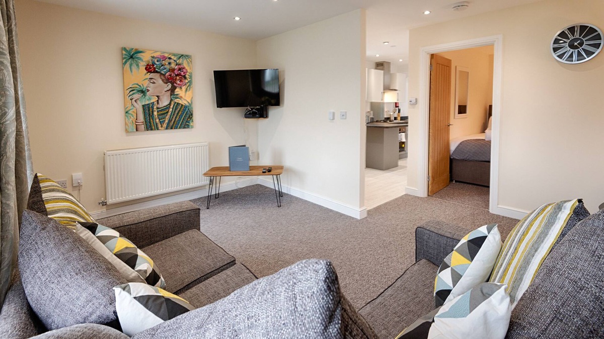 Cwmbrwla Apartment | The Old Bakery- TV in Every Bedroom!