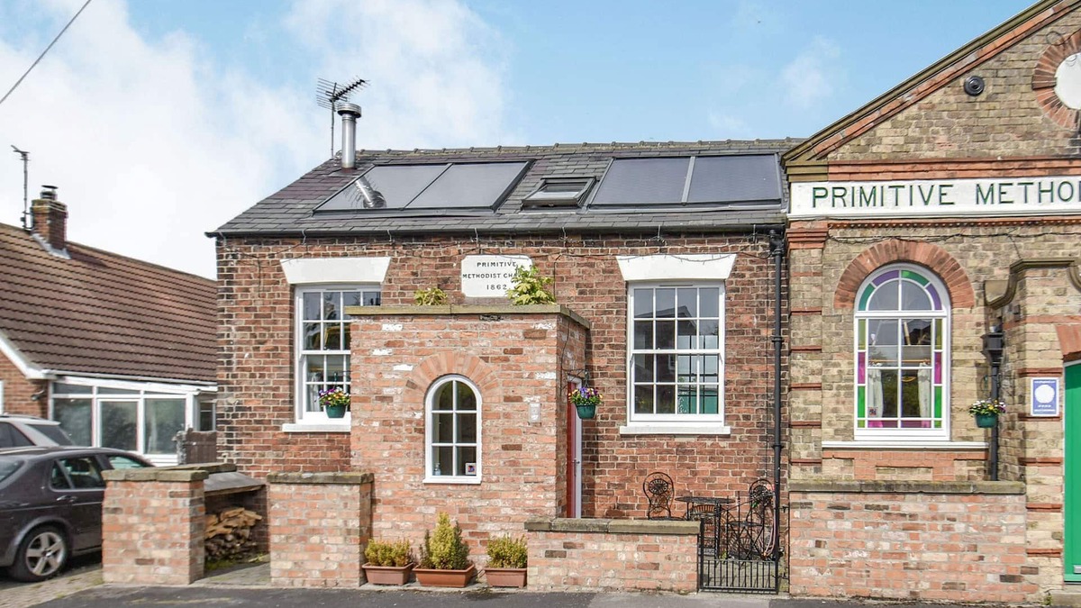 Great Hatfield Cottage | THE OLD CHAPEL, pet friendly, luxury holiday cottage in Hornsea