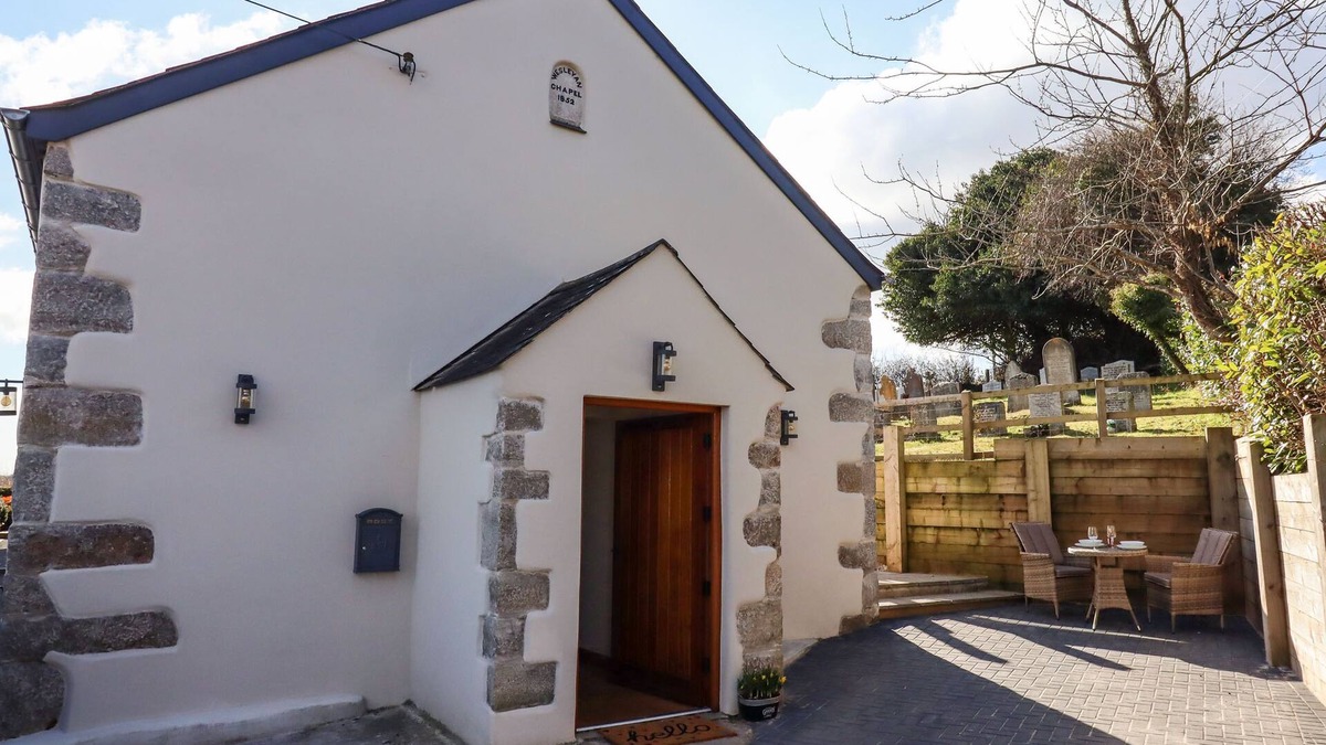 Ilsington Cottage | THE OLD CHAPEL, romantic, country holiday cottage in Ilsington