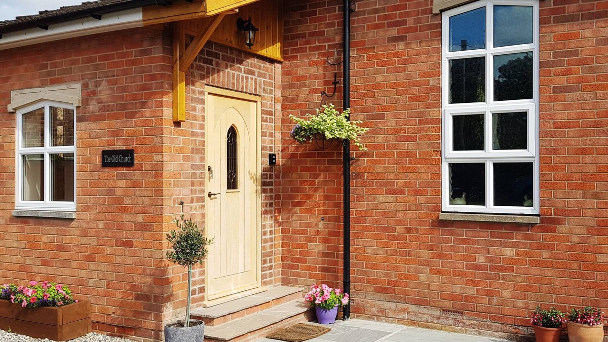 Shiptonthorpe Cottage | THE OLD CHURCH, pet friendly, with a garden in Shiptonthorpe, York