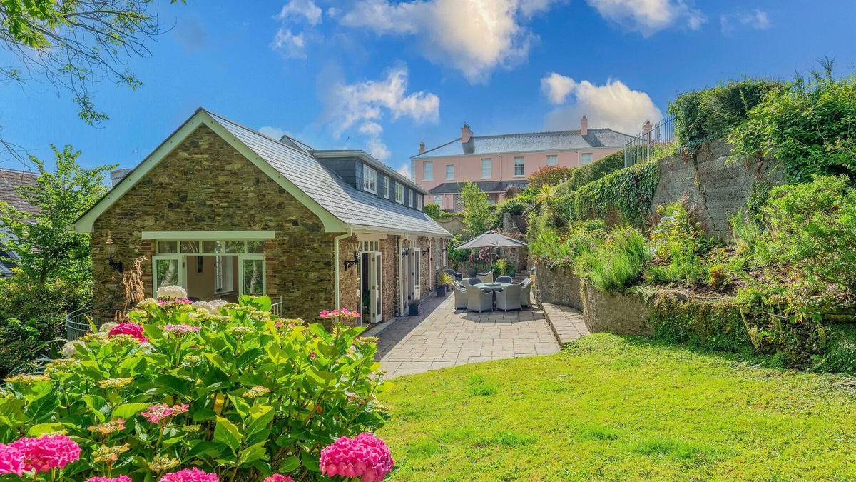 Salcombe House | The Old Coach House Salcombe