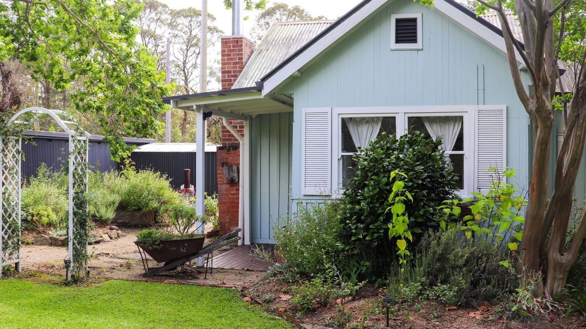Tomerong Cottage | The Old Cottage - Country Couples Retreat