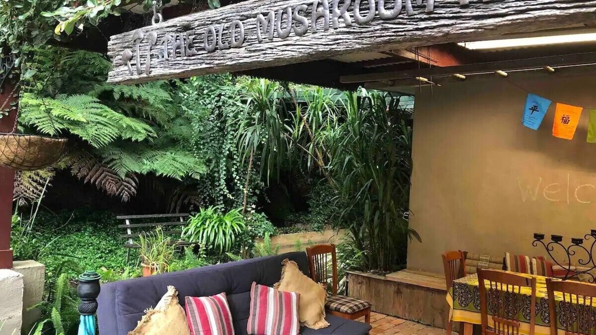 Warburton House | The Old Mushroom Farm