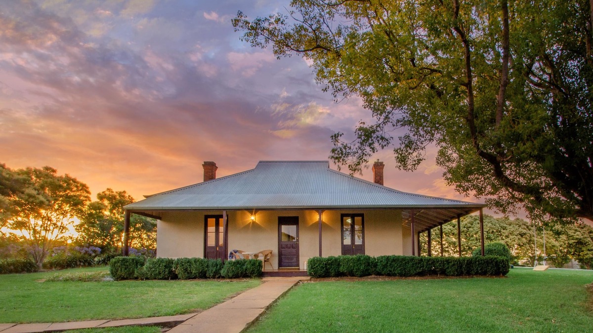 Eurunderee House | The old post office