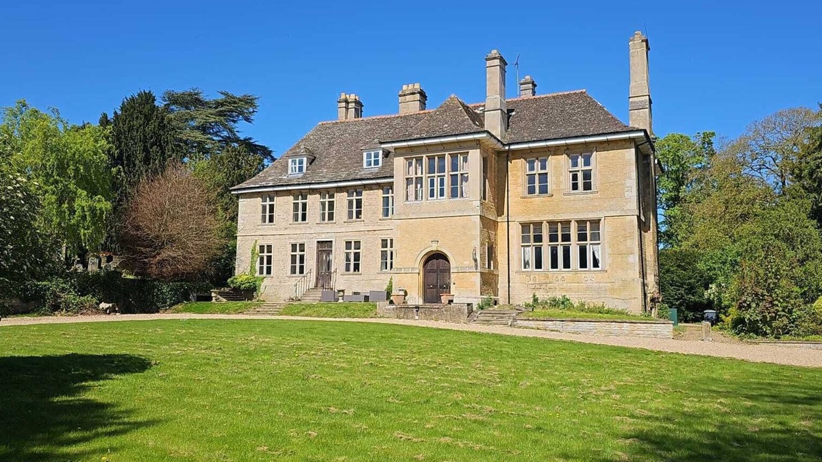 Fotheringhay Apartment | The Old Rectory 10-12 bedrooms