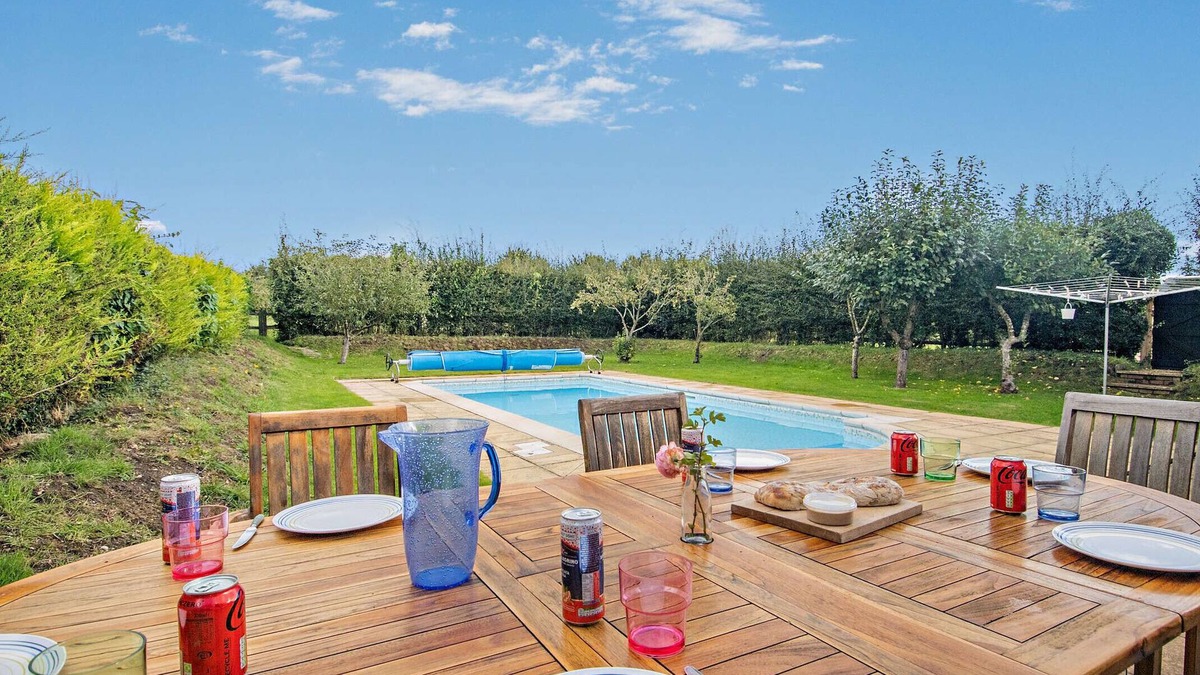 Little Thornage House | The Old Stables - Four Bedroom House, Sleeps 8