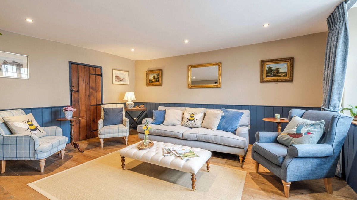 Nettleton Cottage | The Old Swan - Cotswolds Self Catering Cottage in charming village, Sherston