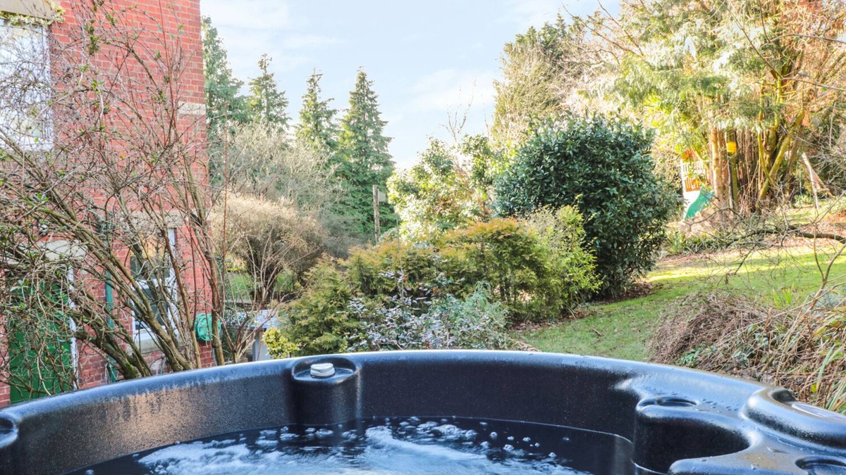 Vowchurch Cottage | THE OLD VICARAGE, pet friendly, luxury holiday cottage in Peterchurch