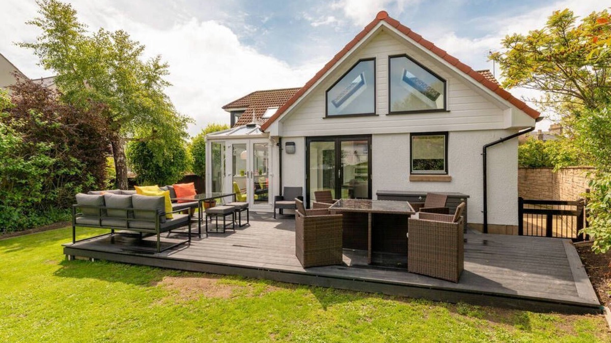 Crail Cottage | The Old Vinery - a townhouse that sleeps 10 guests in 5 bedrooms