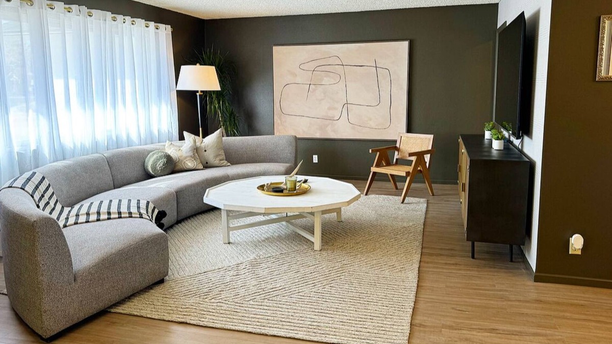 Las Vegas House | The one with the Yellow Door