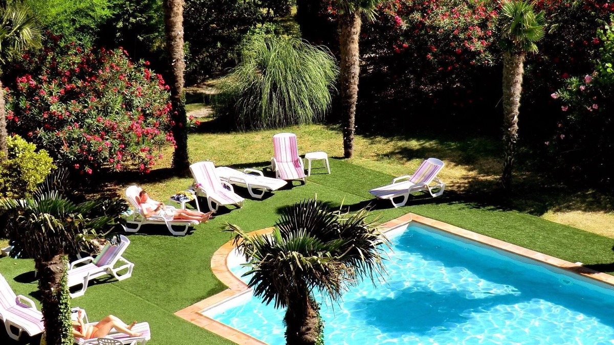 Entraigues-sur-la-Sorgue Hotel | The Originals City, Hôtel du Parc, Avignon Est