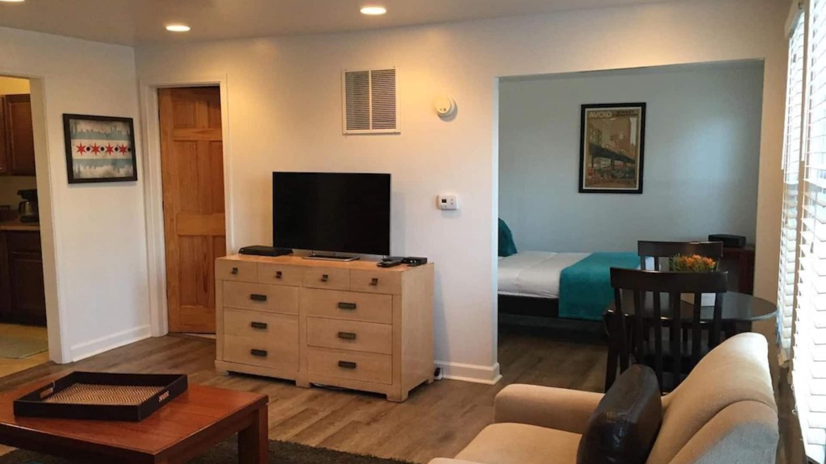 Lakeview House | The Original Wrigleyville Coach House- 2 Story, Private, Single Family Residence