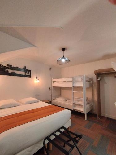 Saint-Hilaire-Saint-Florent Hotel | The Originals Access, Hotel Le Canter Saumur