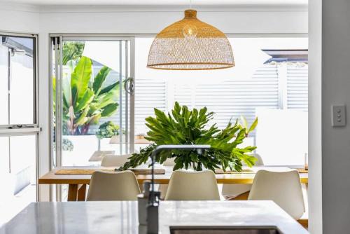 Glenelg South House | THE OSLO on Broadway with Pool Villas 1 & 2