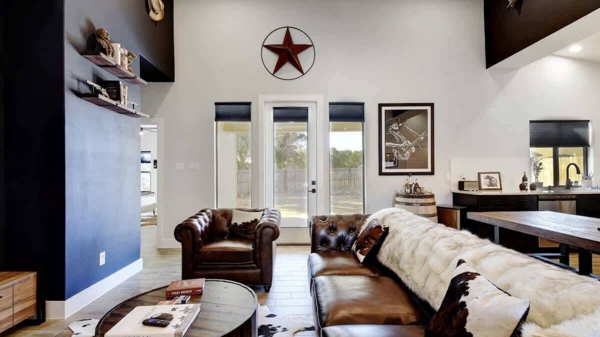 Spring Branch House | The Outlaw Lake House Canyon Lake FAMILY