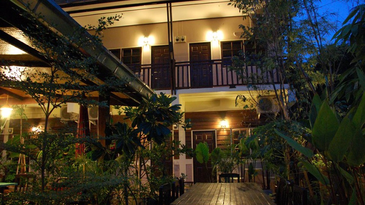 Nai Mueang House | The Outside Inn