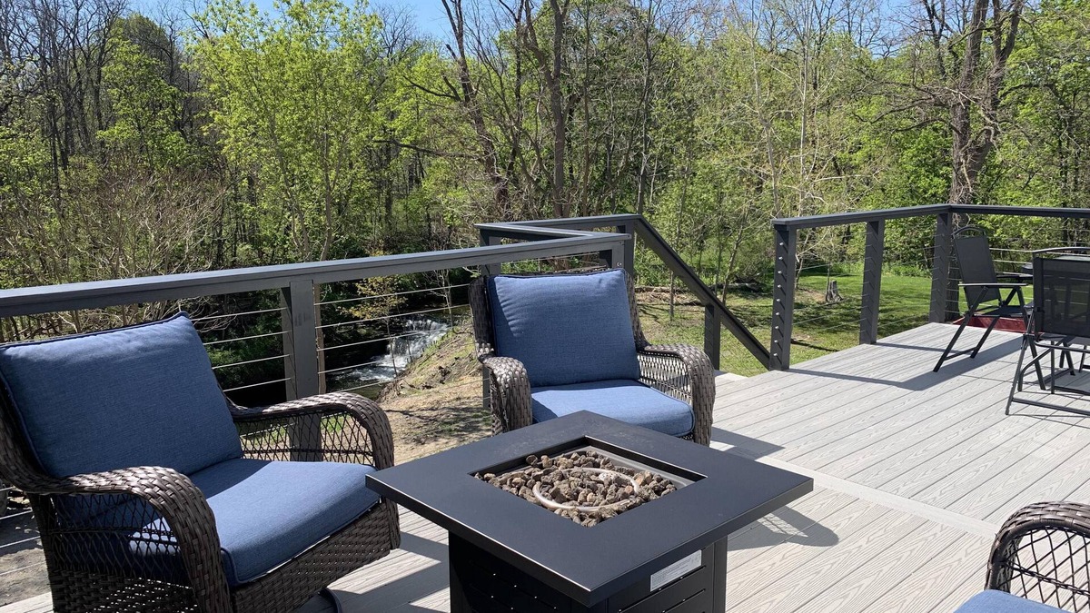 Burdett Apartment | The Overlook at Burdett Falls