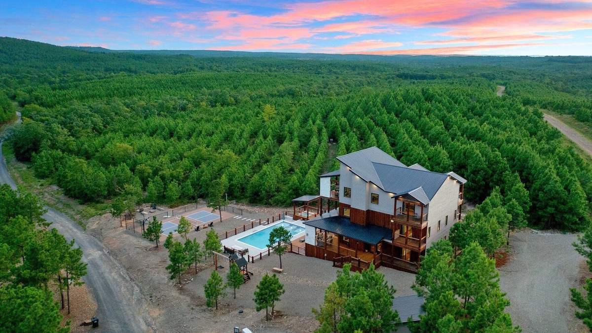 Pickens Cabin | The Overlook w/Outdoor Pool, EV Outlet, Unbelievable Views, Pickleball, Golf Cart Rental