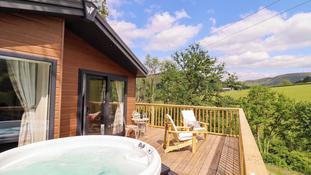 Llanidloes Cottage | THE OWLET, family friendly, character holiday cottage in Llanidloes