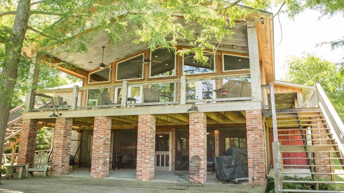 St. Joseph Cabin | The Oxbow Lodge of Lake Bruin