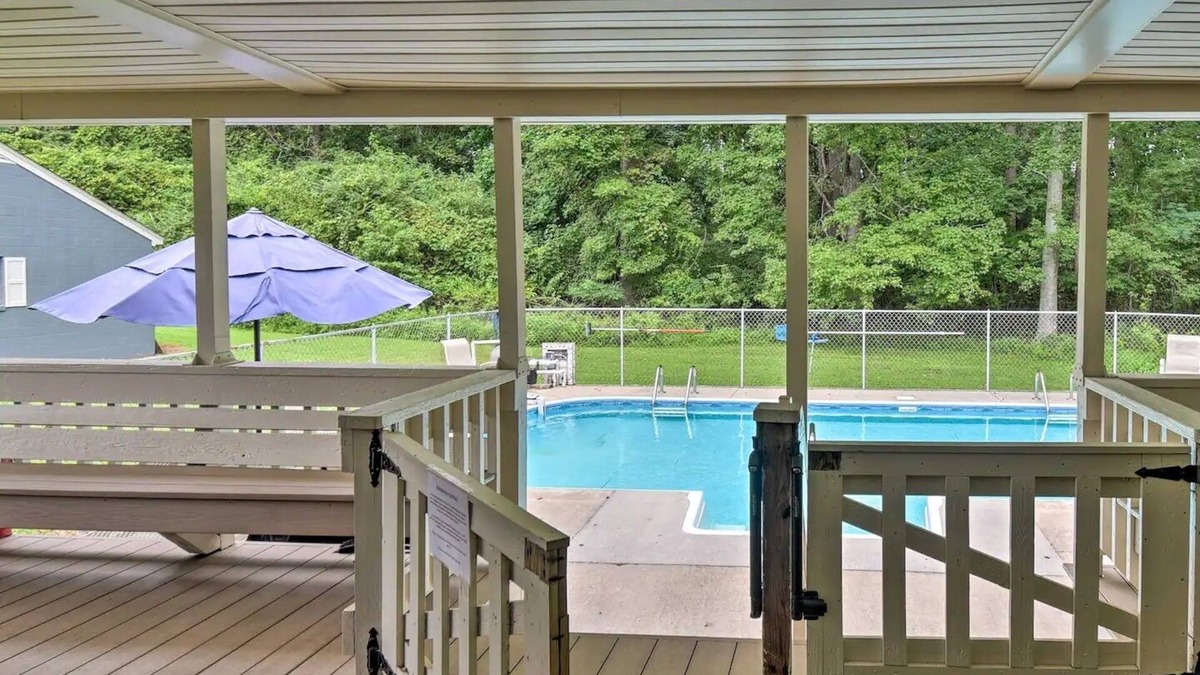 Weems House | 'The Oyster Bed' Retreat w/Pool & Game Room