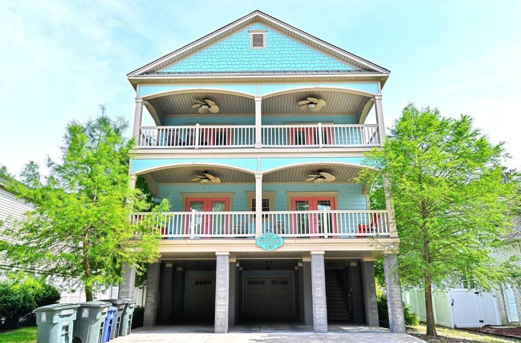 Windy Hill House | The Palm Luxury Beach House with Pool Top Location