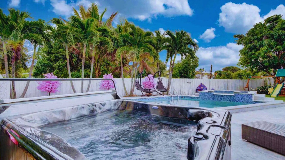 Ives Estates House | The Palms Getaway Villa