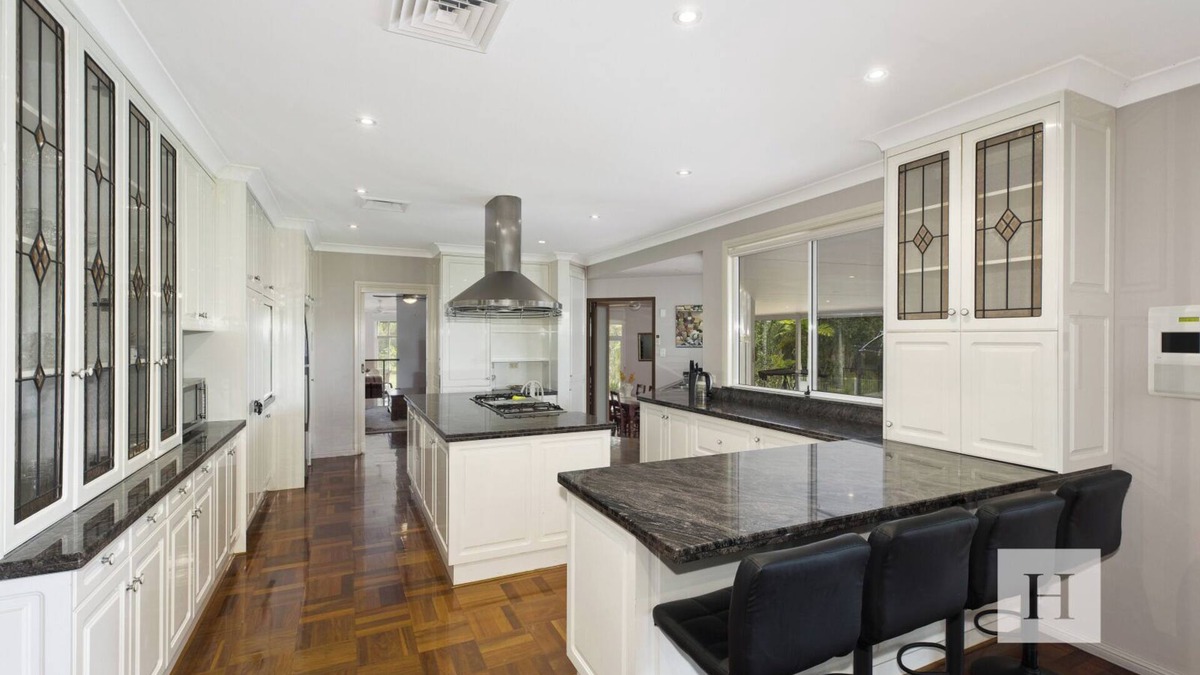 Jilliby House | The Palms - Rural Home w/Pool