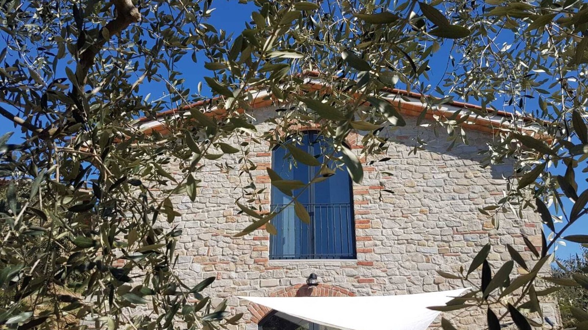 Giugnano Other | The panoramic barn in the Tuscan countryside