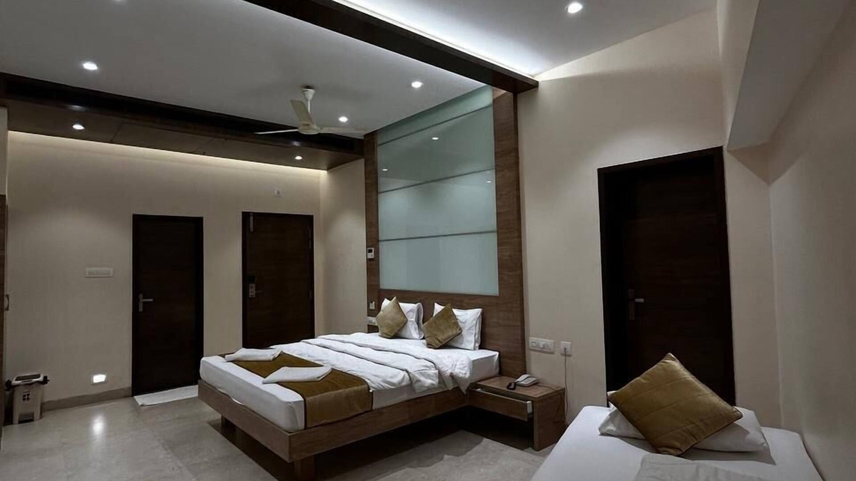 Kanchipuram Hotel | The Paradise Hotel - Luxury Stay