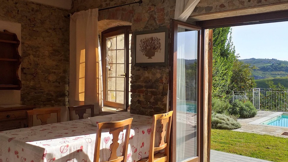 Serralunga d'Alba House | The parish priest's vineyard-2-