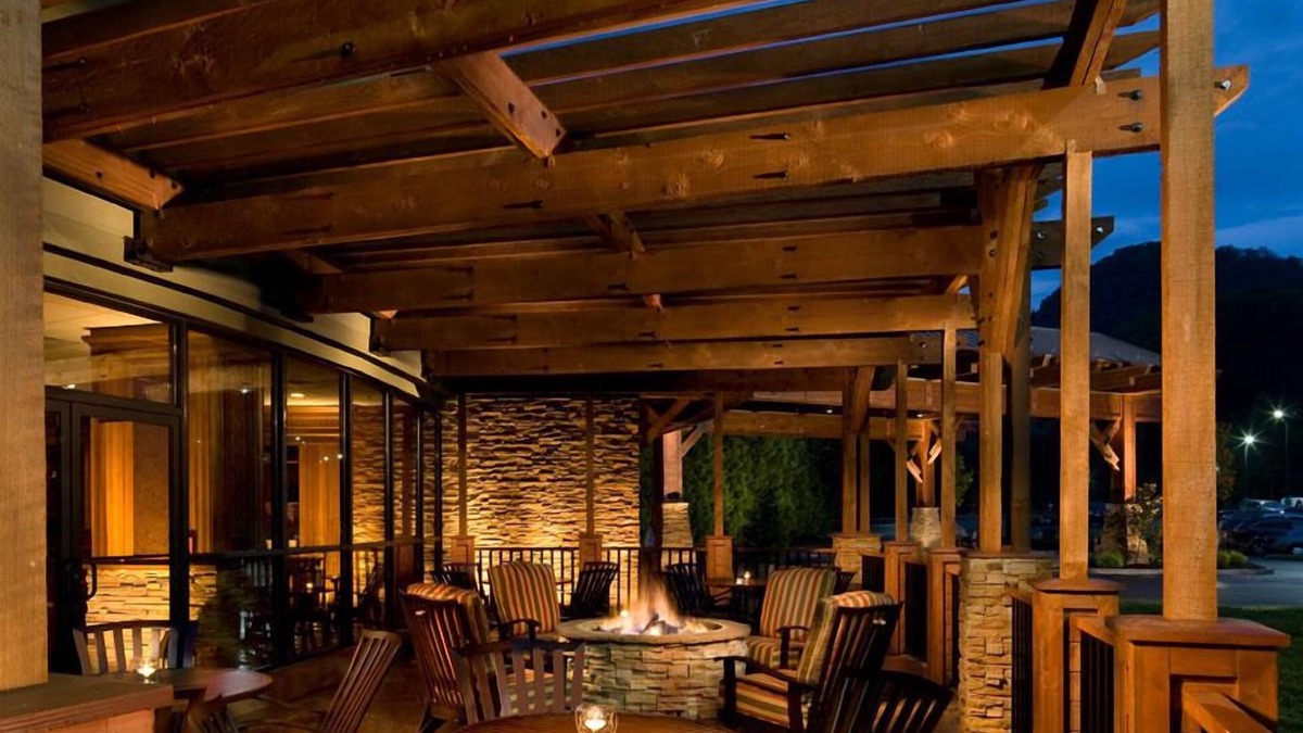 Gatlinburg Hotel | The Park Vista - a DoubleTree by Hilton Hotel - Gatlinburg