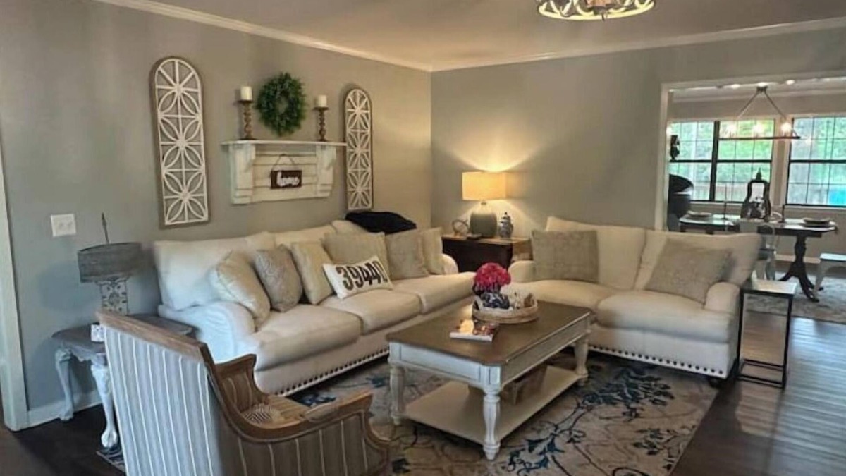 Laurel House | The Parker House – 3BR Southern Gem Filled with Hometown Charm