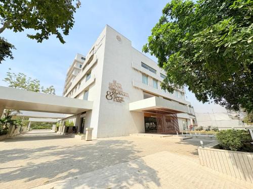 Thaltej Hotel | The Parterre - SG Highway Ahmedabad
