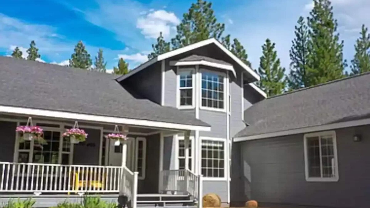 Susanville House | The Peaceful Escape: hiking, fishing, snow skiing. Sleeps 12