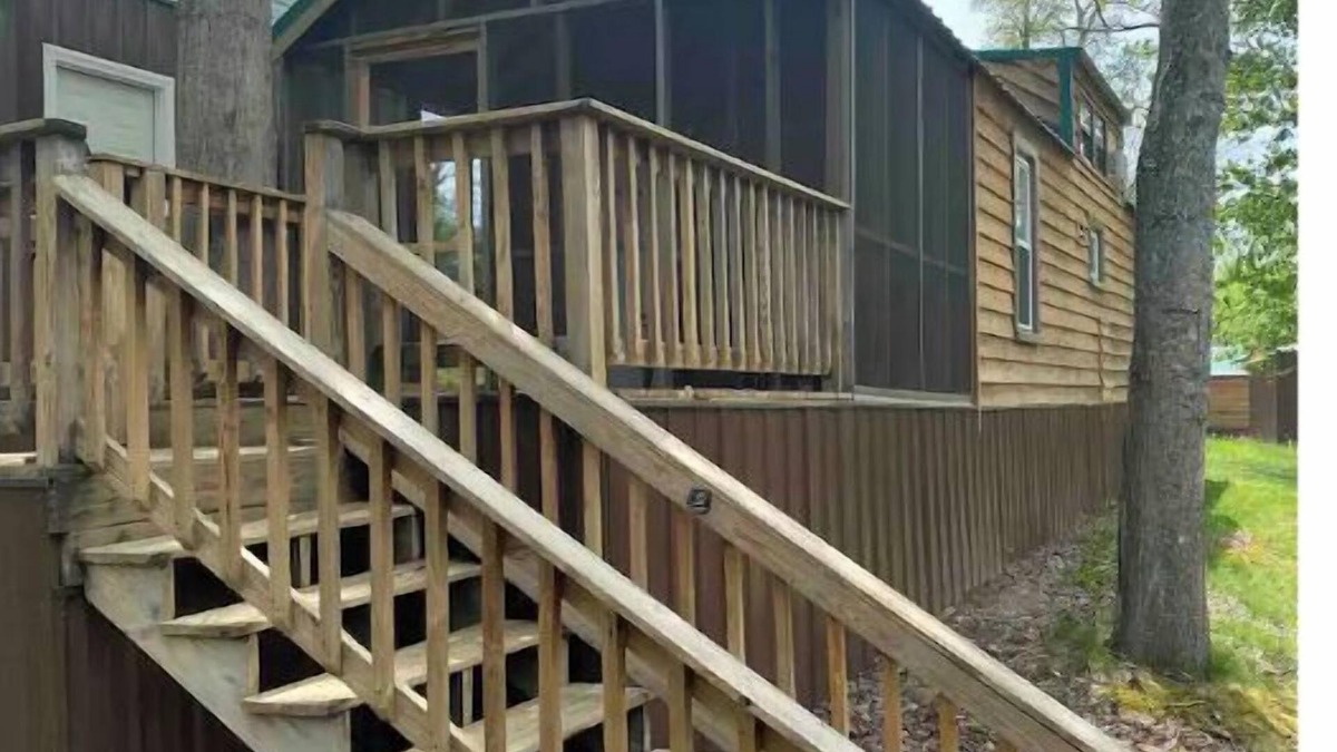 Ansted Cabin | The Peaceful Pine Cabin