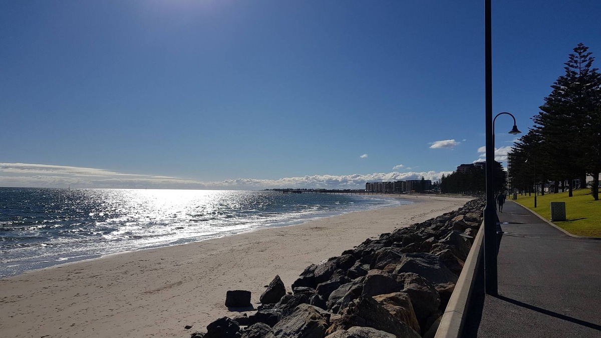 Glenelg Apartment | The Peacock on Kent - Vintage beachside comfort