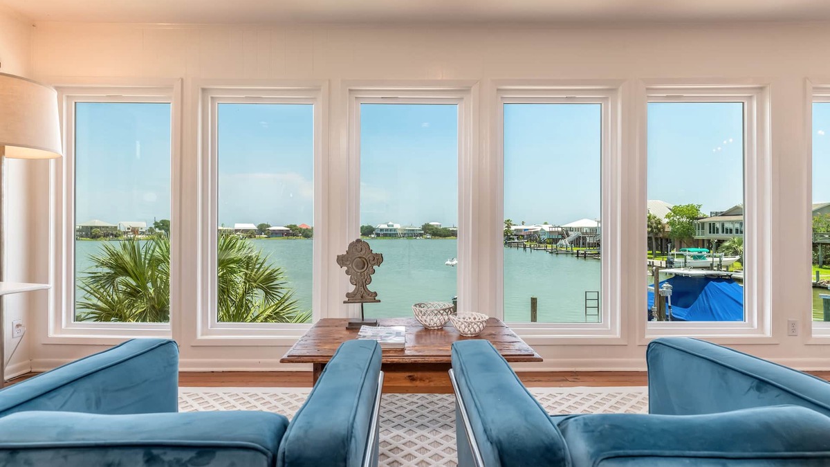 Royal Lagoons House | The Pearl | New Years Eve with ocean breeze. Book today