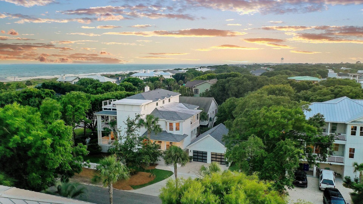 Isle of Palms House | THE PEARL! Newly Updated 7bd/7ba IOP Home Private POOL & Ocean VIEWS!