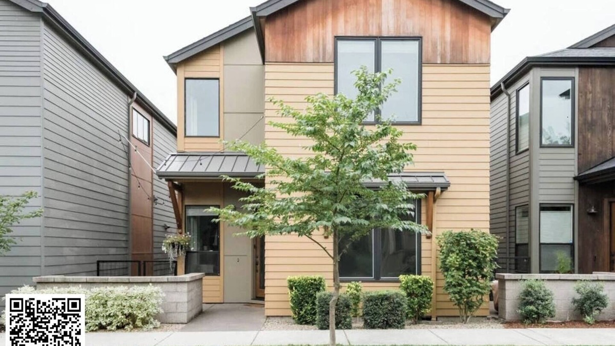 Eugene House | THE PENDLETON – WALKABLE/ARCADE LOFT/MODERN/LIGHT