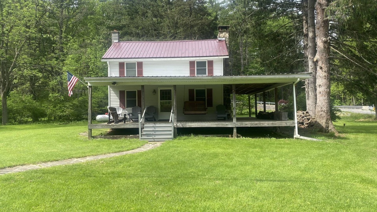Farrandsville Cabin | The perfect off the Grid Cabin for outdoor enthusiasts!nn