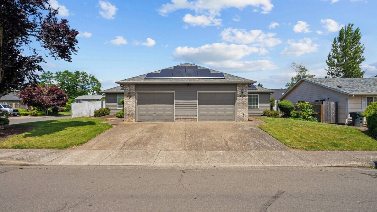 Keizer House | The Perfect Pair - Full Duplex for Your Group