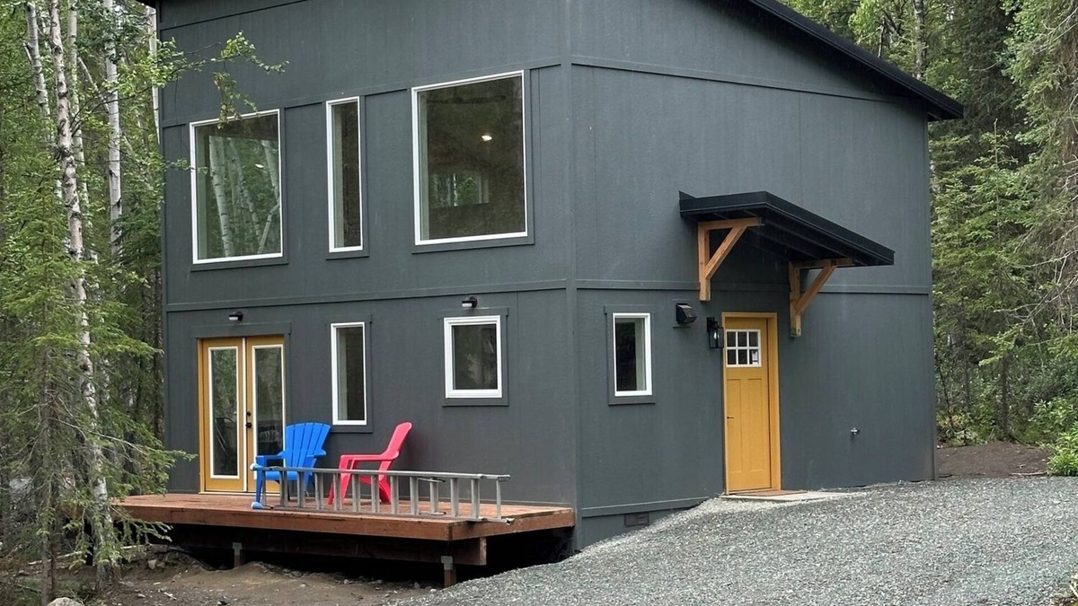 Chugiak Cabin | The perfect solution for families or groups, offering ample space and comfort for six in the serene Eklutna Valley.