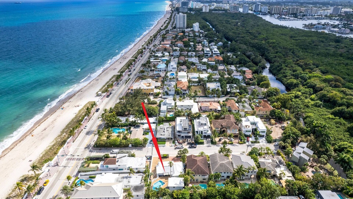 Birch Park Finger Streets House | The perfect Vacation next to the Ocean in the heart of Fort Lauderdale Beach.