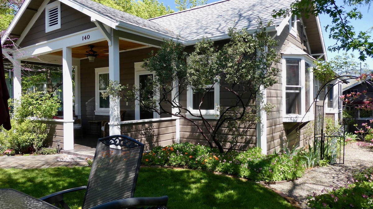 Ashland House | The Perfect Vacation Cottage
