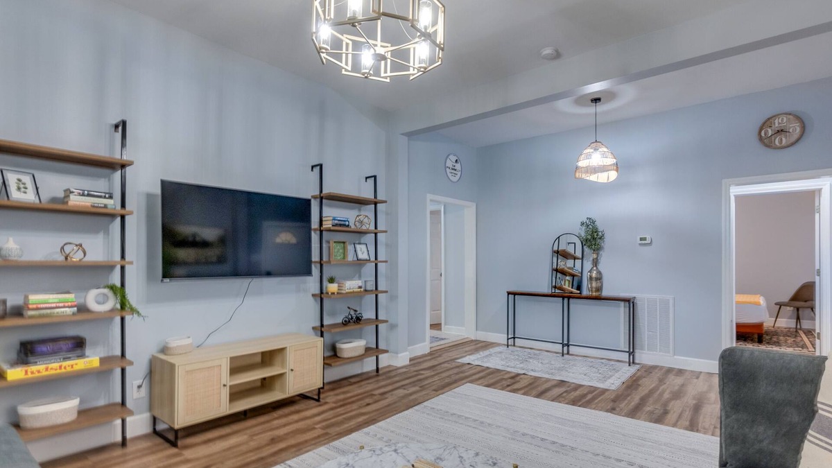 Fort Mill House | The Periwinkle Cottage, 3BR, 2BA Fort Mill Retreat. Close to Downtown!